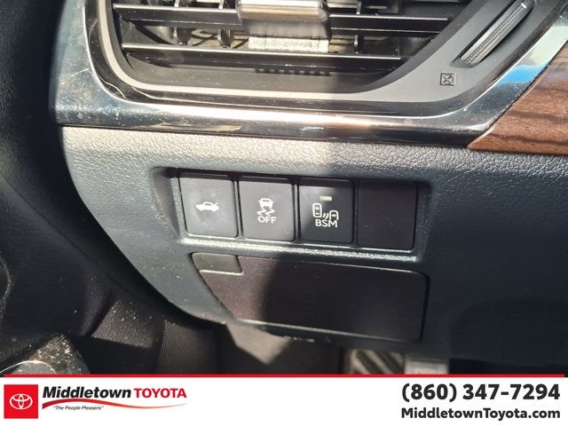 2015 Toyota Avalon Hybrid XLE Touring