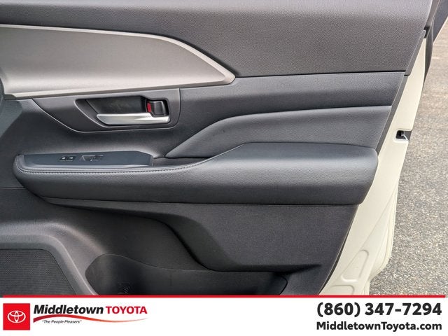 2024 Toyota Grand Highlander XLE - Photo 34