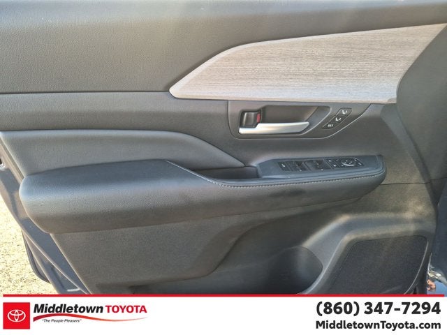 2026 Toyota Grand Highlander Hybrid LE