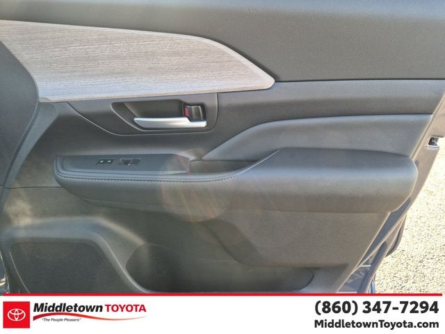 2026 Toyota Grand Highlander Hybrid LE