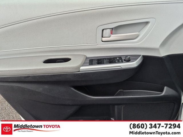 2025 Toyota Sienna LE