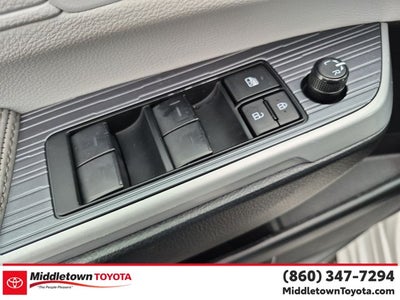 2025 Toyota Sienna LE