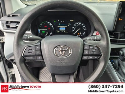 2025 Toyota Sienna LE
