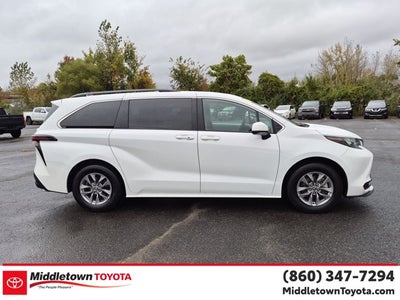 2025 Toyota Sienna LE