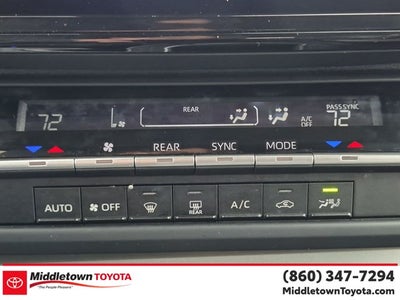 2025 Toyota Sienna LE