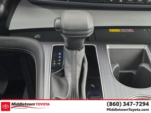 2025 Toyota Sienna LE