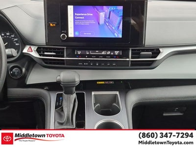 2025 Toyota Sienna LE