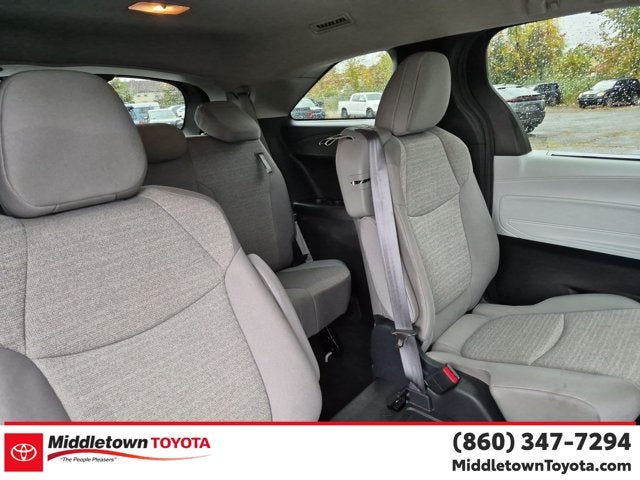 2025 Toyota Sienna LE
