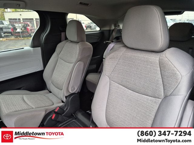 2025 Toyota Sienna LE