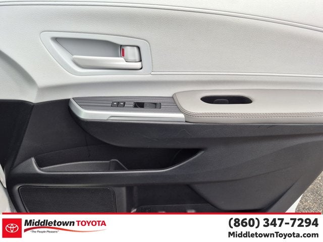 2025 Toyota Sienna LE