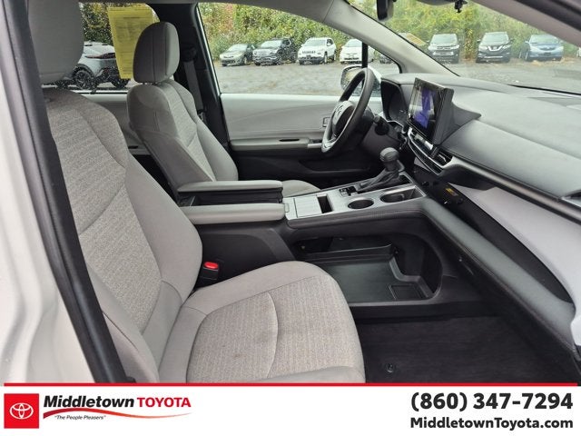 2025 Toyota Sienna LE