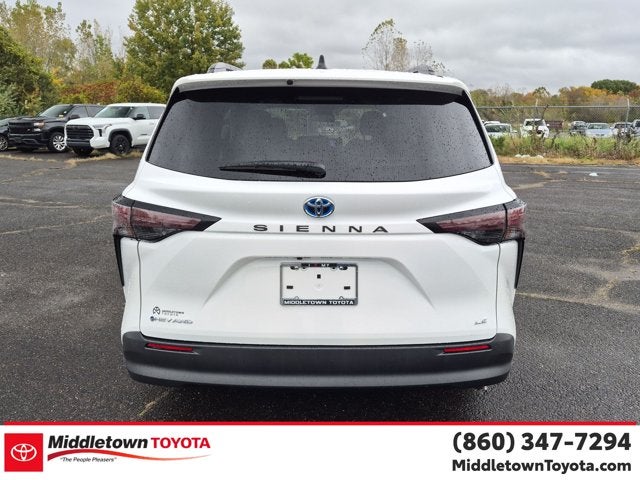 2025 Toyota Sienna LE
