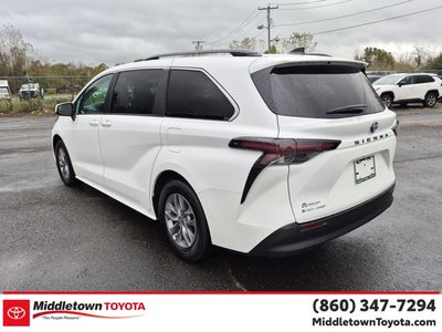 2025 Toyota Sienna LE