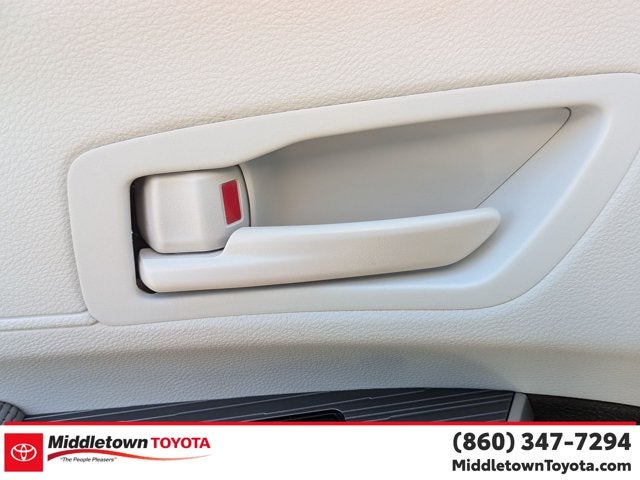 2025 Toyota Sienna LE