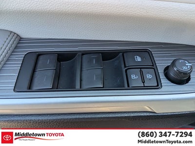 2025 Toyota Sienna LE