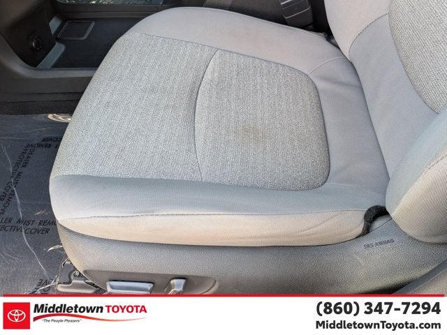 2025 Toyota Sienna LE