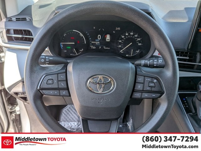 2025 Toyota Sienna LE