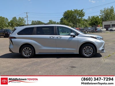 2025 Toyota Sienna LE