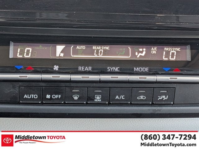 2025 Toyota Sienna LE