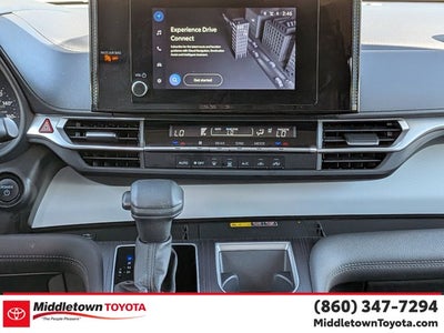 2025 Toyota Sienna LE