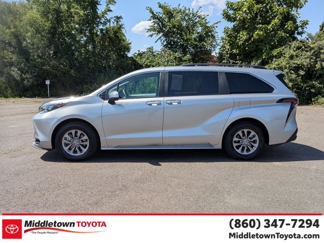 2025 Toyota Sienna LE