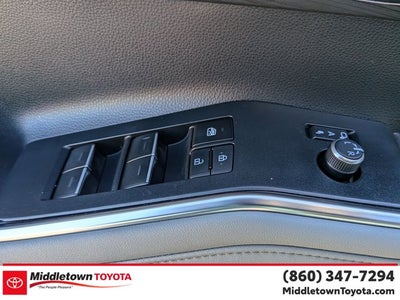 2023 Toyota Highlander Hybrid Platinum