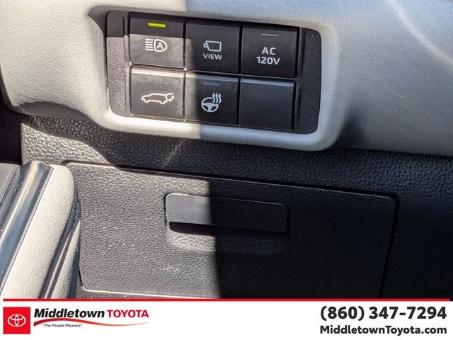 2023 Toyota Highlander Hybrid Platinum
