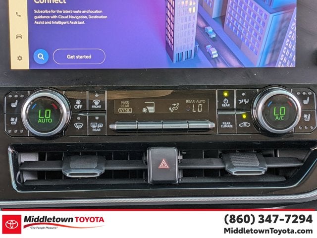 2023 Toyota Highlander Hybrid Platinum
