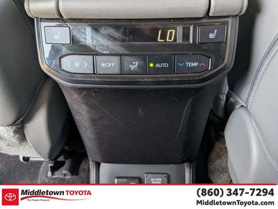 2023 Toyota Highlander Hybrid Platinum