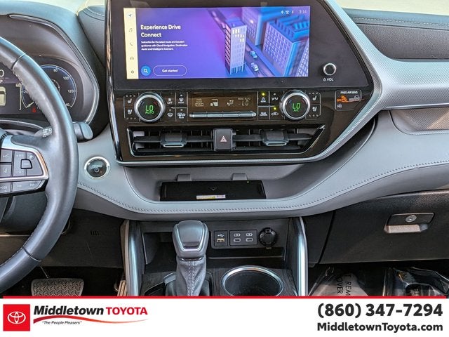 2023 Toyota Highlander Hybrid Platinum