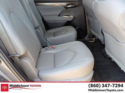 2023 Toyota Highlander Hybrid Platinum