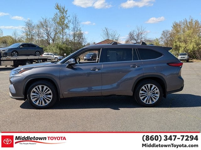2023 Toyota Highlander Hybrid Platinum