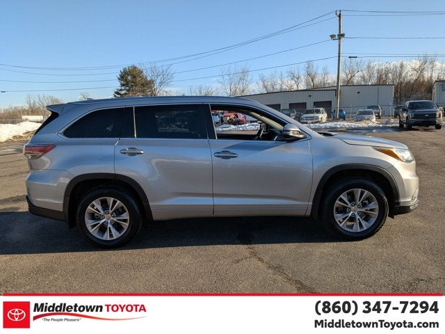 Used 2015 Toyota Highlander XLE with VIN 5TDJKRFH4FS221655 for sale in Middletown, CT