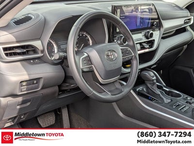 2025 Toyota Highlander XLE
