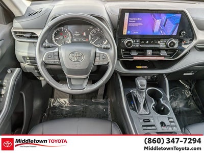 2025 Toyota Highlander XLE