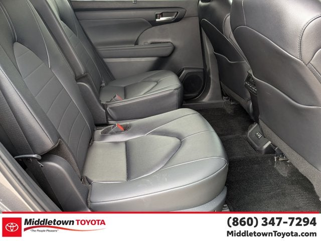 2025 Toyota Highlander XLE