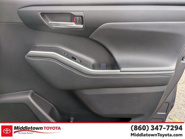 2025 Toyota Highlander XLE