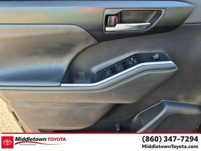 2025 Toyota Highlander XLE