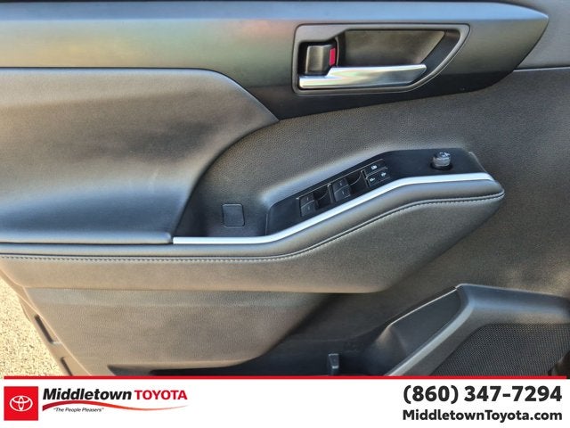 2025 Toyota Highlander XLE