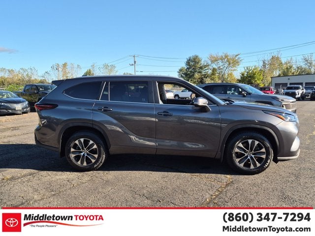 2025 Toyota Highlander XLE