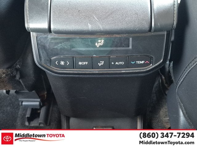 2025 Toyota Highlander XLE