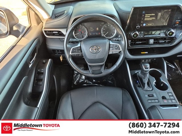 2025 Toyota Highlander XLE