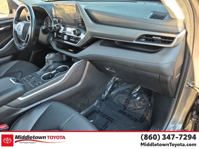 2025 Toyota Highlander XLE