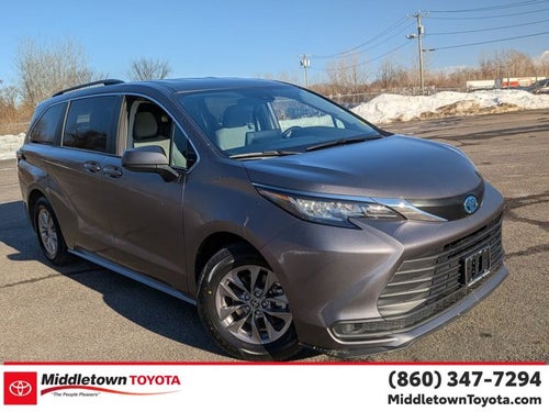 2023 Toyota Sienna LE