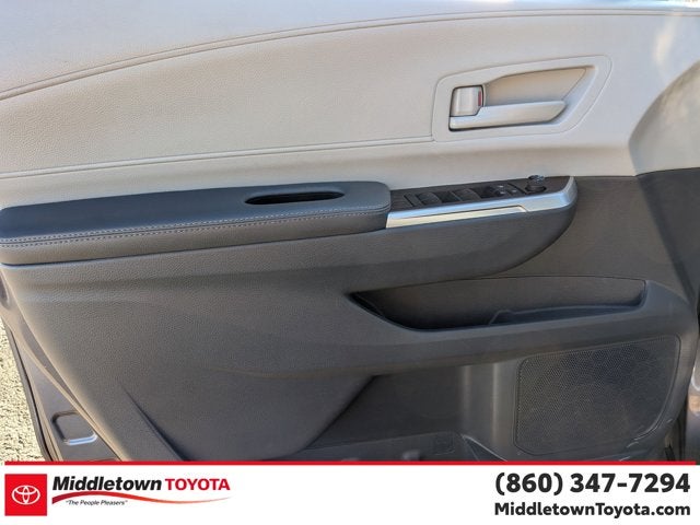 2023 Toyota Sienna LE