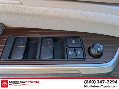 2023 Toyota Sienna LE