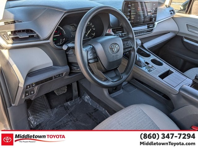 2023 Toyota Sienna LE