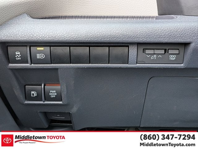 2023 Toyota Sienna LE