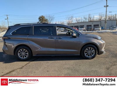 2023 Toyota Sienna LE