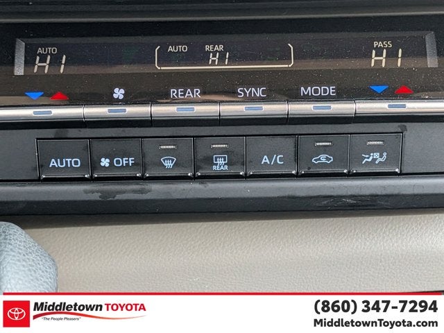 2023 Toyota Sienna LE